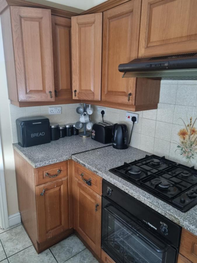 בריירלי היל Cheerful 3-Bedroom House מראה חיצוני תמונה